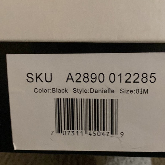 Marlon, suede /leather Scrunch boots size 8.5 style by Danielle, color black - Picture 8 of 10